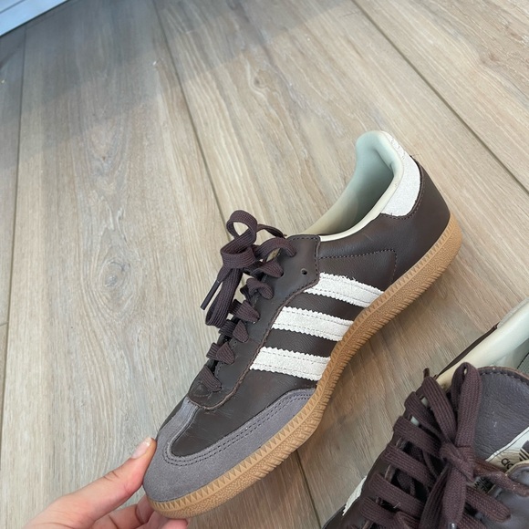 Adidas Samba Brown and White Shoes - Picture 3 of 9